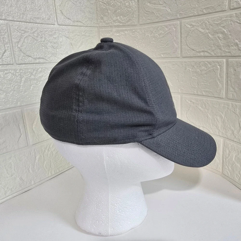 Under Armour Armourvent Baseball Cap Youth YSM/YMD Gray‎ Logo Performance Hat
